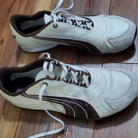 Puma Shoes - Puma sneakers - Women's size 9 US
